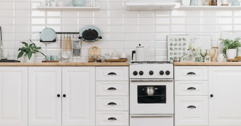 How to Clean White Kitchen Cabinets in 30 Days
