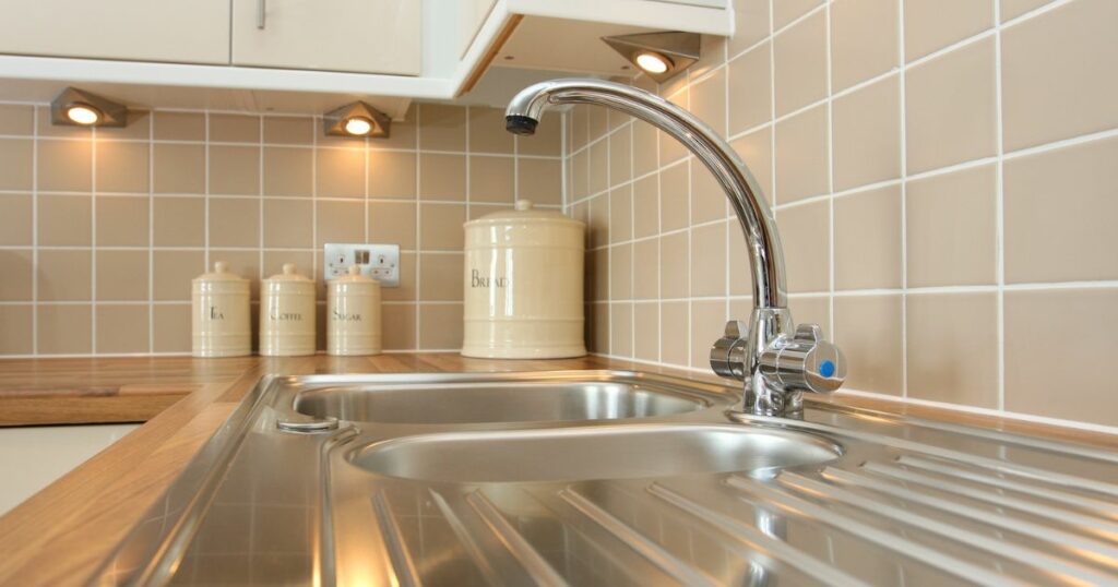 What is the best thing to clean a stainless steel sink with